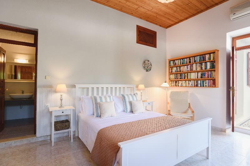 Thea Hotel 3*